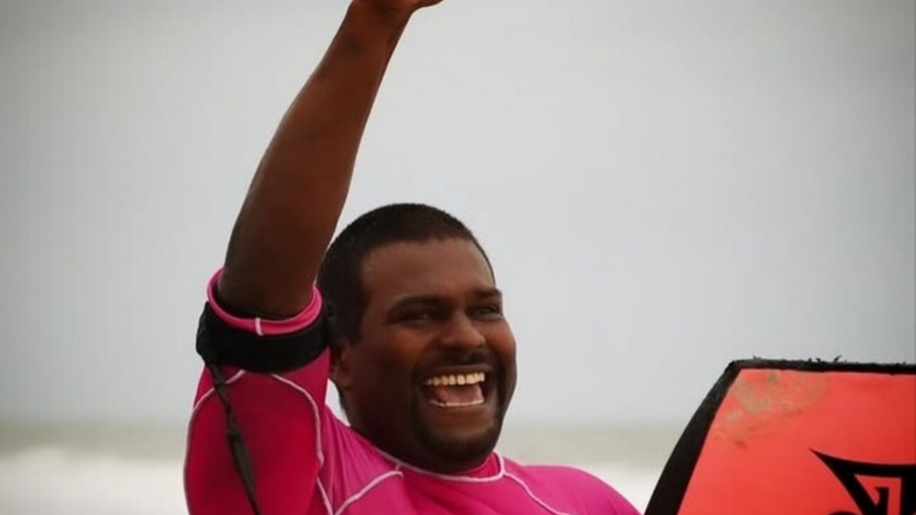 Acidentes, anos sem andar e uma volta por cima: atleta de MS conquista título no bodyboard em SC