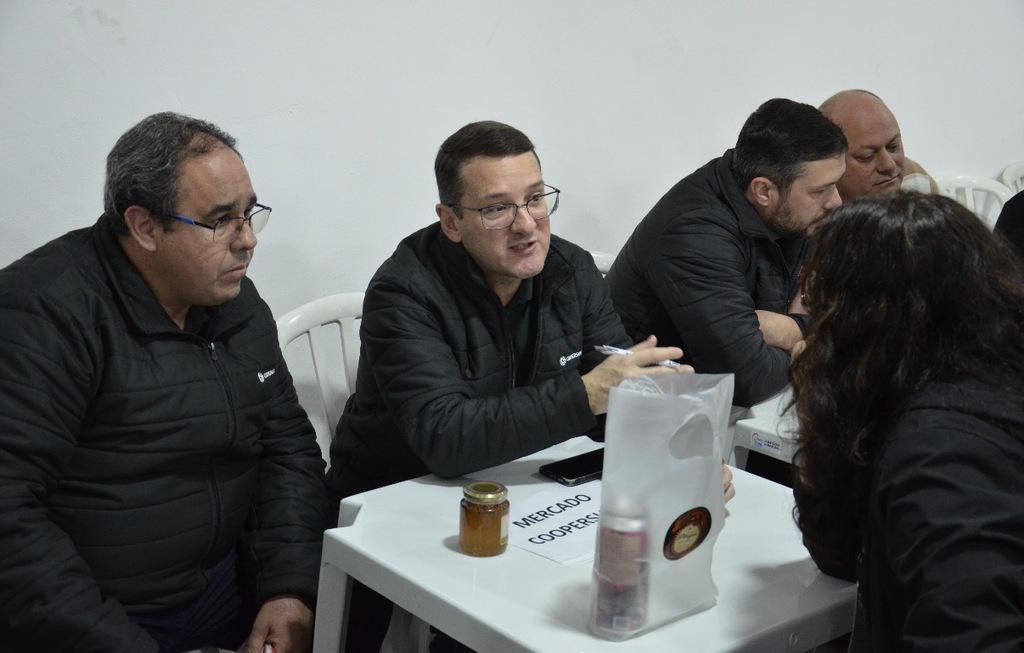 Feira AgroPonte coloca produtores e compradores frente a frente para fechar negócios