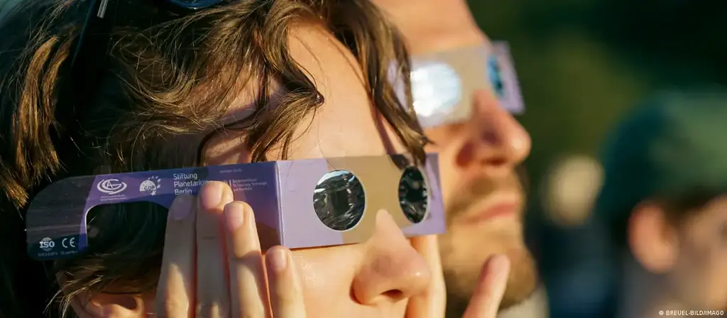 Eclipse solar leva dezenas a hospitais na Alemanha