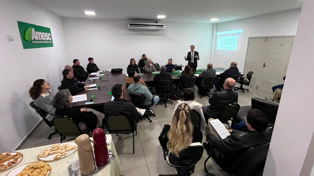 CONFAZ REÚNE PROFISSIONAIS DA REGIÃO PARA ATUALIZAÇÃO SOBRE GESTÃO TRIBUTÁRIA MUNICIPAL
