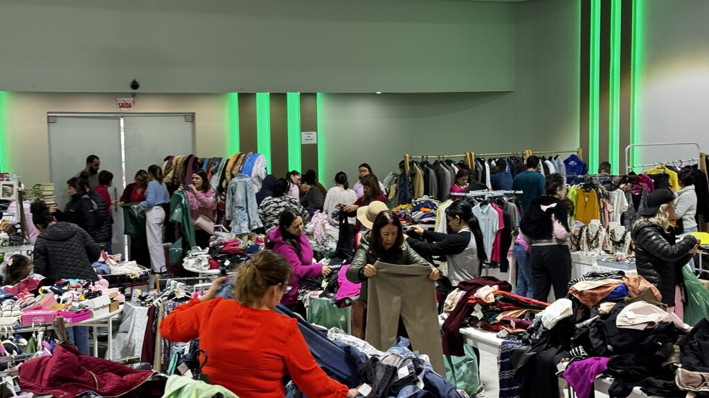 Núcleo da Mulher Empreendedora da ACIL já está recebendo doações para a 9ª edição do Bazar Desapega Rosa