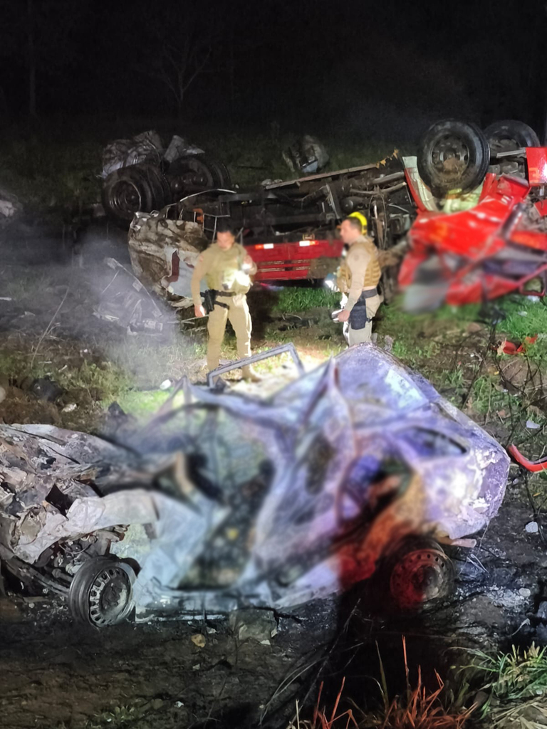 Grave acidente de trânsito deixa quatro vítimas fatais