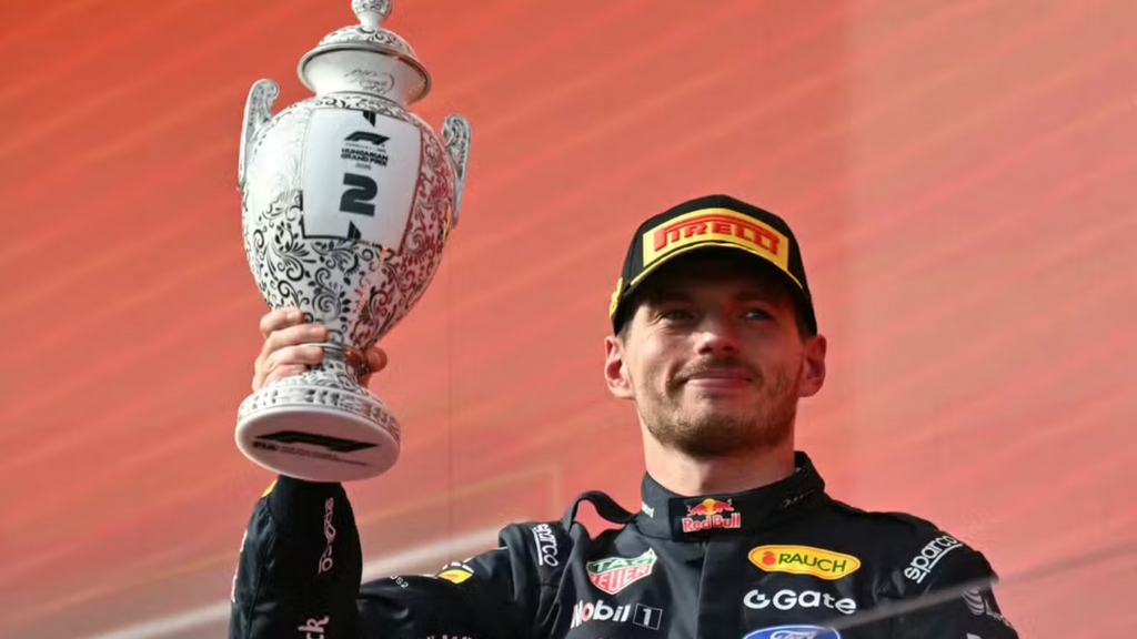 Verstappen amplia contrato com a Red Bull e seguirá na Fórmula 1 até 2030