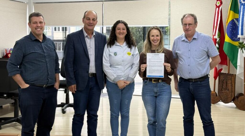 Programa “Joaçaba, eu curto, eu cuido” firma nova adoção de área verde no Jardim Cidade Alta