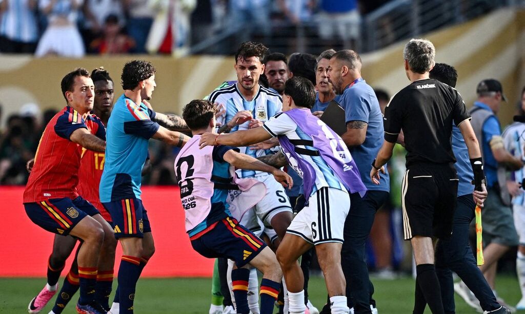 Fifa pune Argentina por faixa sobre Malvinas na Copa