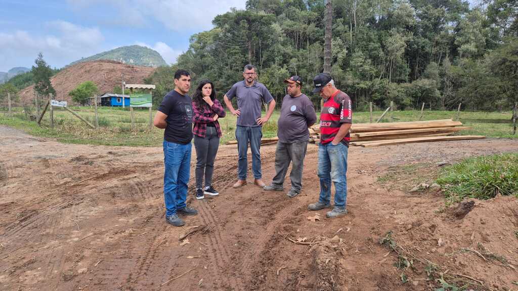 Nova ponte é construída na localidade de Mineiros