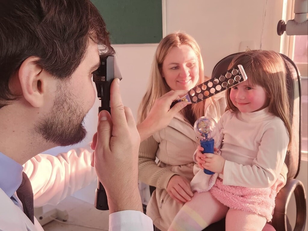 Segundo mutirão de Oftalmologia Pediátrica atende 90 crianças em Lages