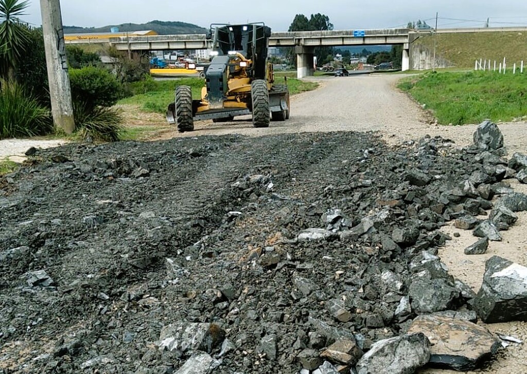 Seis bairros recebem novas ruas revitalizadas com revestimento primário em Lages