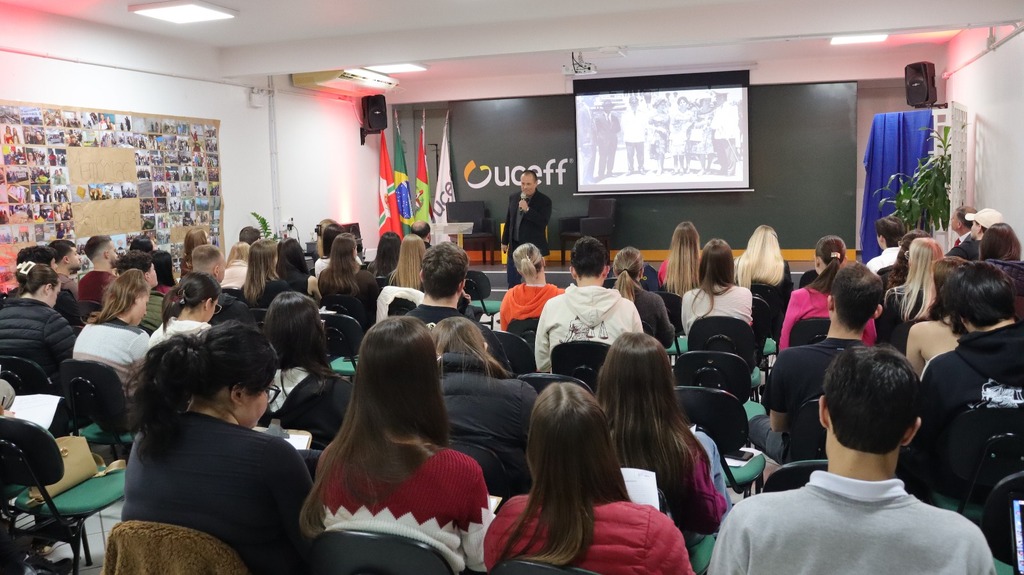 Curso de Direito da UCEFF Itapiranga promove palestra com Coronel da reserva da PMSC