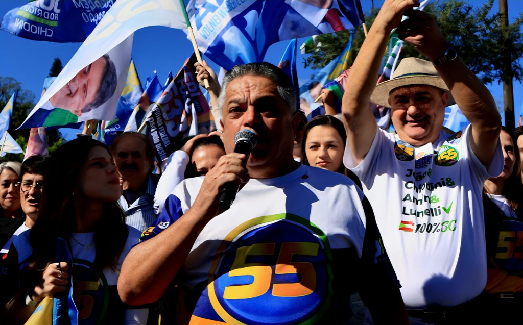 João Rodrigues cumpre agenda em Joinville com caminhadas e diálogo com setor produtivo