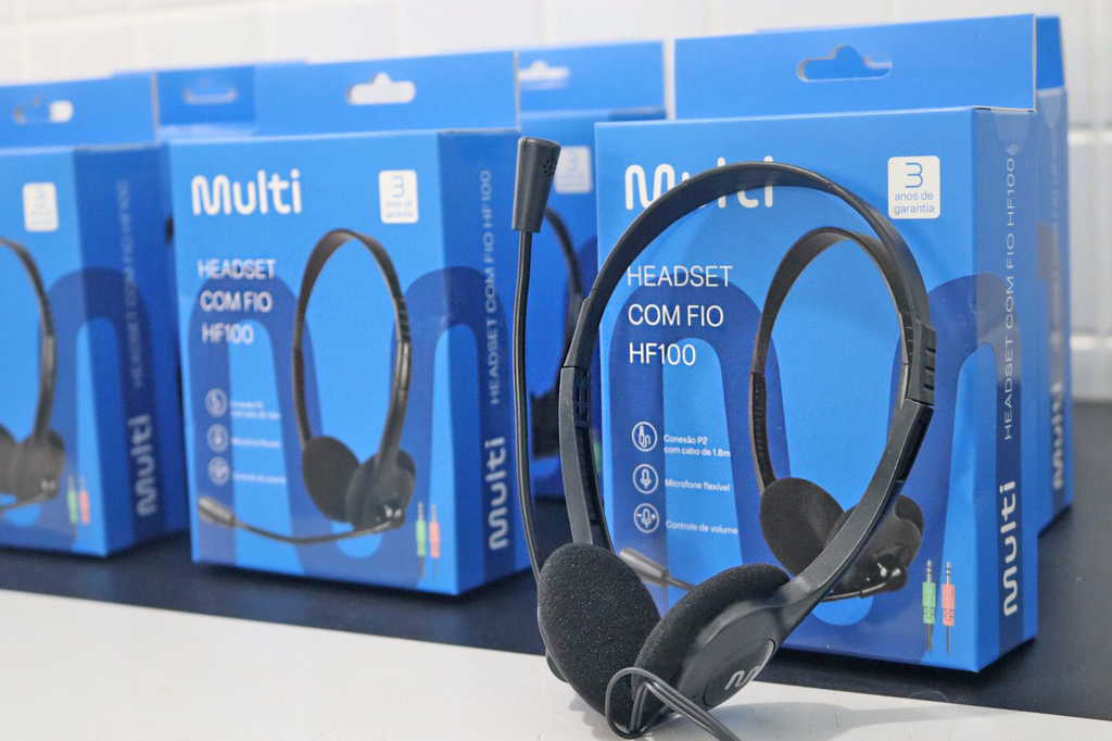 NOVOS FONES DE OUVIDO PARA A SALA DE INFORMÁTICA!