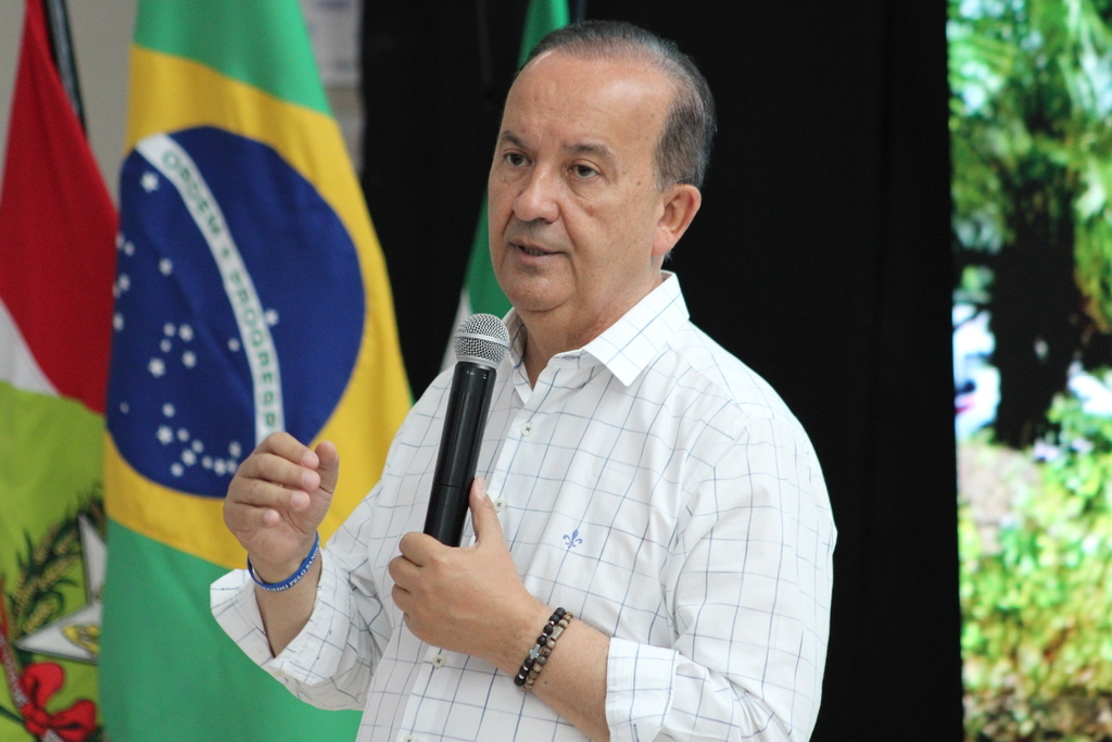 Plenário da Alesc aprova licença do governador do Estado