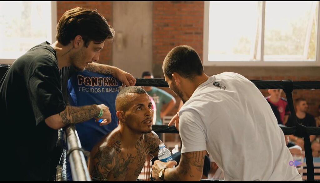 Do Comboio Presidencial aos Ringues: Ex-Segurança de Bolsonaro Busca a 12ª Vitória no Muay Thai