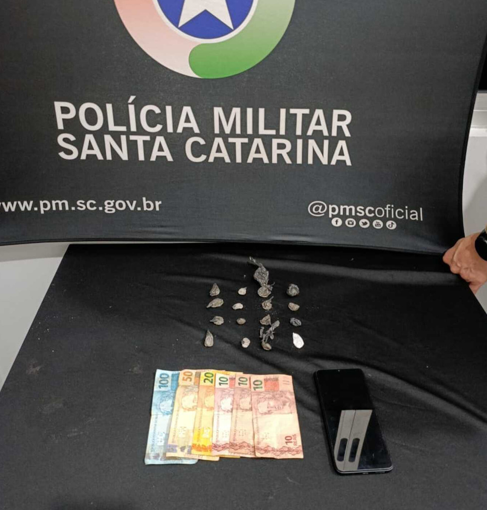 Droga é apreendida em ocorrência registrada na noite desta quarta