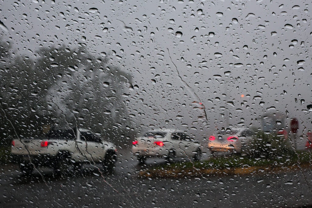 Temporais avançam por SC e chuva ganha força entre domingo e segunda