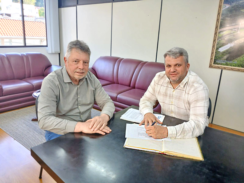 EDGAR BRANDINI assume a Prefeitura de Lacerdópolis