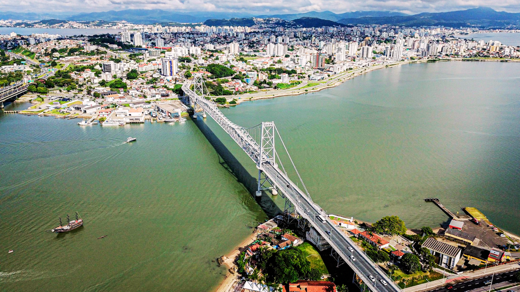 Conteúdo falso sobre imigração em SC ganha repercussão nas redes e levanta alerta sobre desinformação