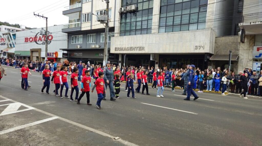 Semana da Pátria terá atos cívicos e desfile com participação recorde de 53 instituições em Joaçaba