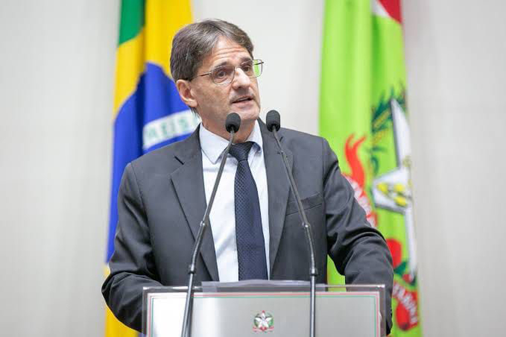 Neodi Saretta protocola projeto que institui Campanha de Incentivo à Realização do Teste da Mãezinha em SC
