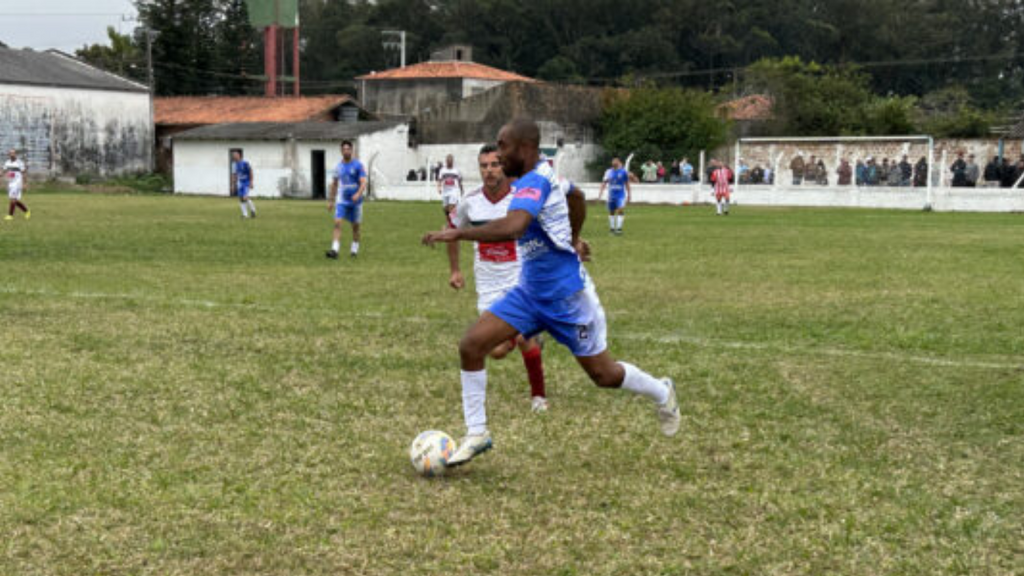 Foto Divulgação Reprodução - Quatro jogos e muita rivalidade movimentam o futebol amador de Laguna