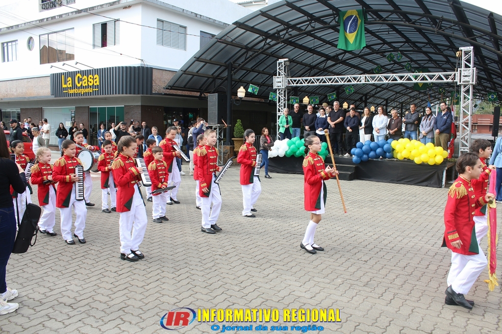 PRAIA GRANDE REALIZA DESFILE CÍVICO EM CELEBRAÇÃO À INDEPENDÊNCIA DO BRASIL