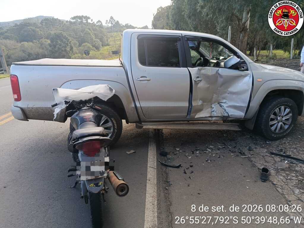 Motociclista fica ferido após colisão com caminhonete na SC-350 em Lebon Régis