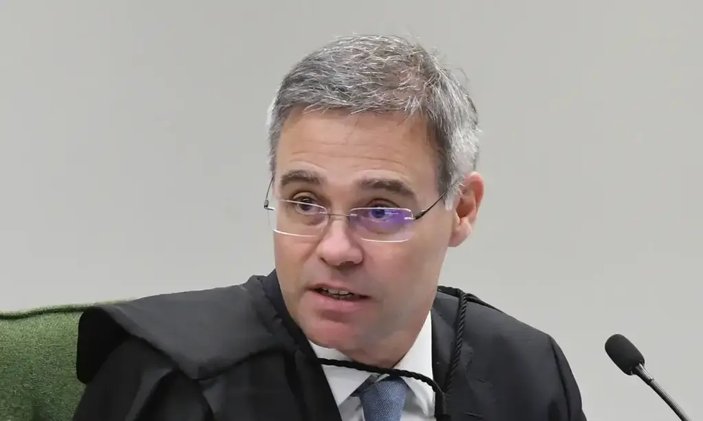 Mendonça usou pedido do partido Novo para afastar diretor-geral da PF
