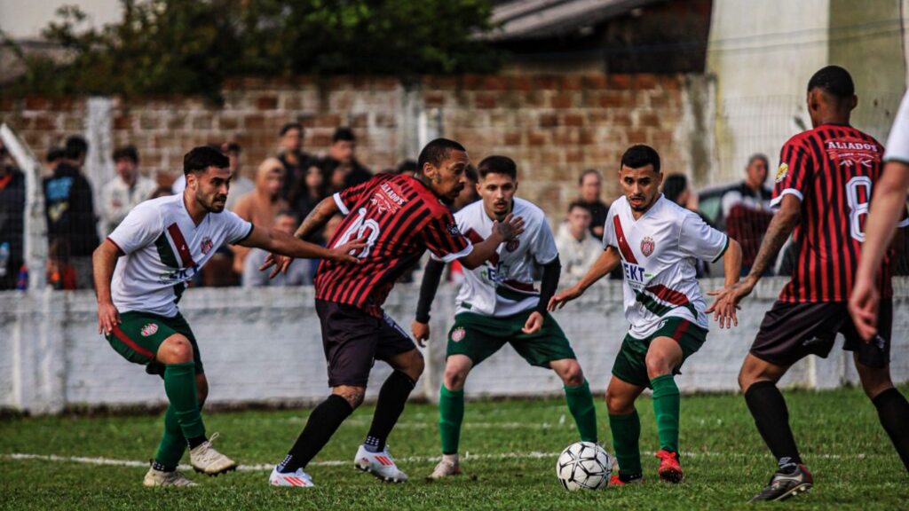 Goleada de 4 a 0, empate sem gols e “troco” em campo: rodada agita Laguna