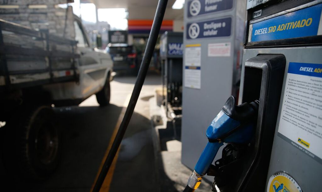 Subsídios à gasolina e ao diesel são ampliados após alta do petróleo