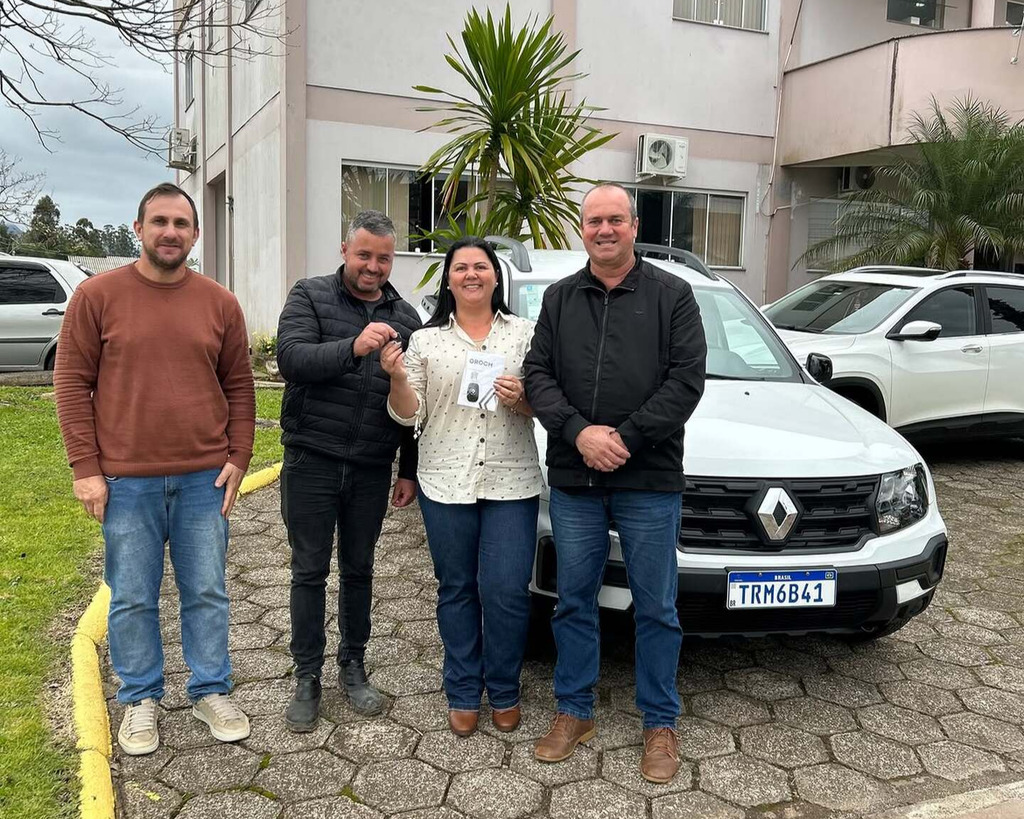 MAMPITUBA RECEBE NOVO VEÍCULO PARA ATENDER A DEFESA CIVIL