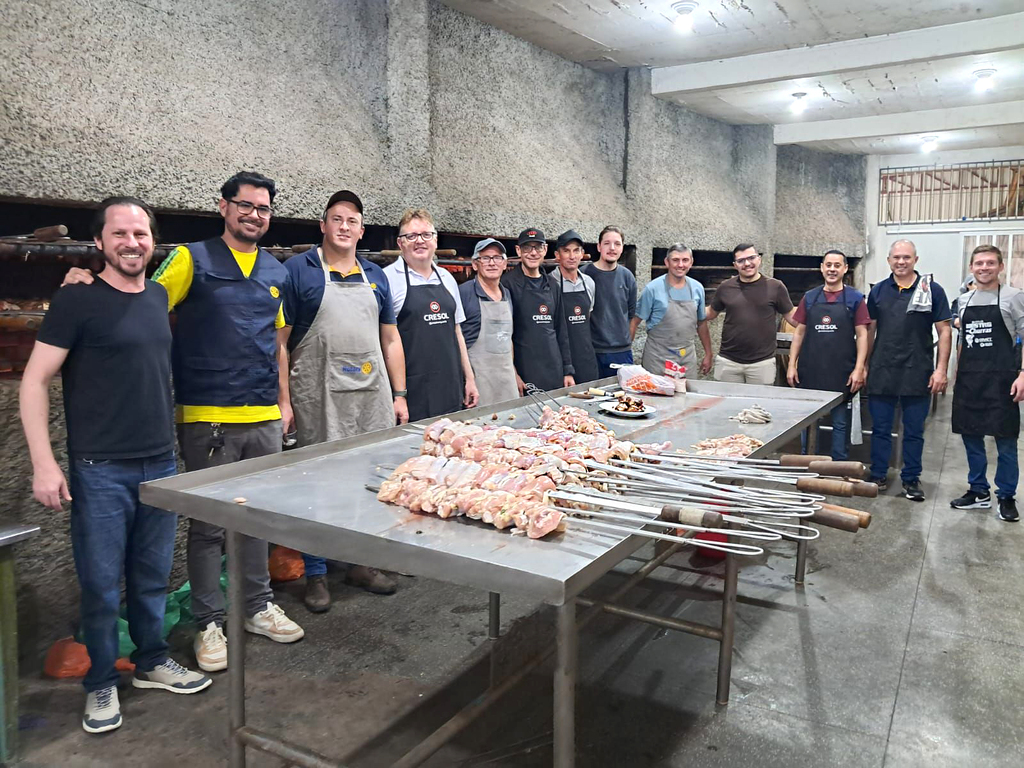 ROTARY CLUBE DE CAPINZAL E OURO REALIZA TRADICIONAL GALETADA E HOMENAGEIA EMPRESA CIDADÃ