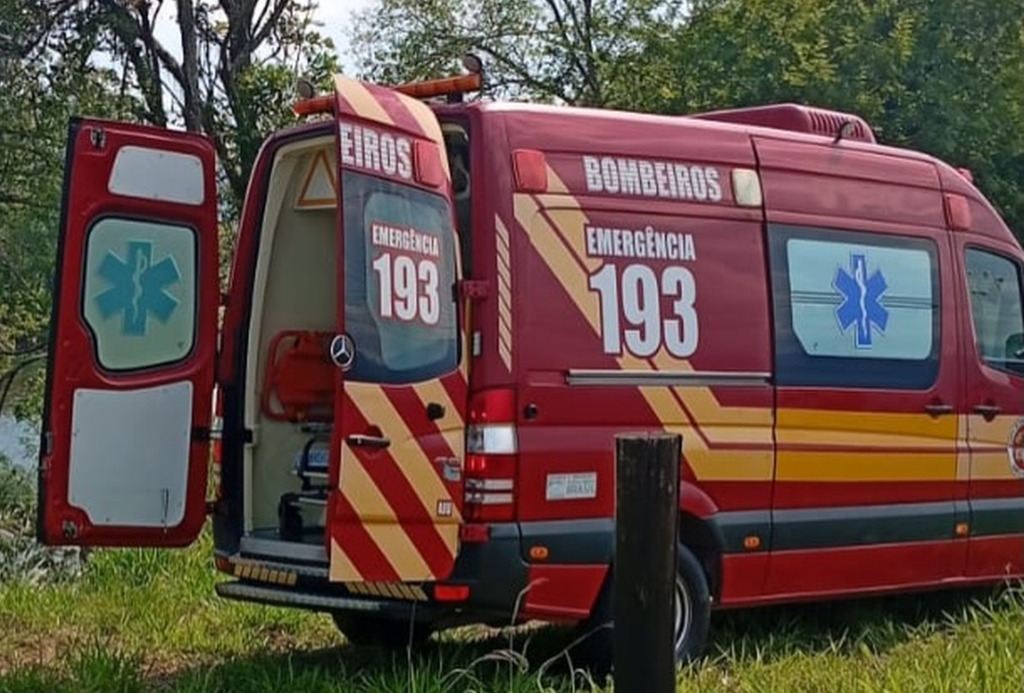 CORPO DE BOMBEIROS ATENDE HOMEM VÍTIMA DE ACIDENTE DE TRABALHO EM VILA SANTA CATARINA, SÃO JOÃO DO SUL