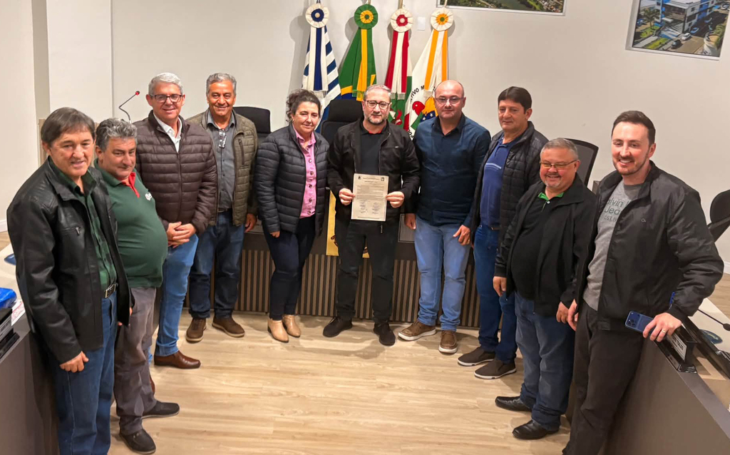 VEREADORES EXALTAM TRAJETÓRIA DA NATIVA FM E SUA IMPORTÂNCIA PARA A COMUNICAÇÃO REGIONAL