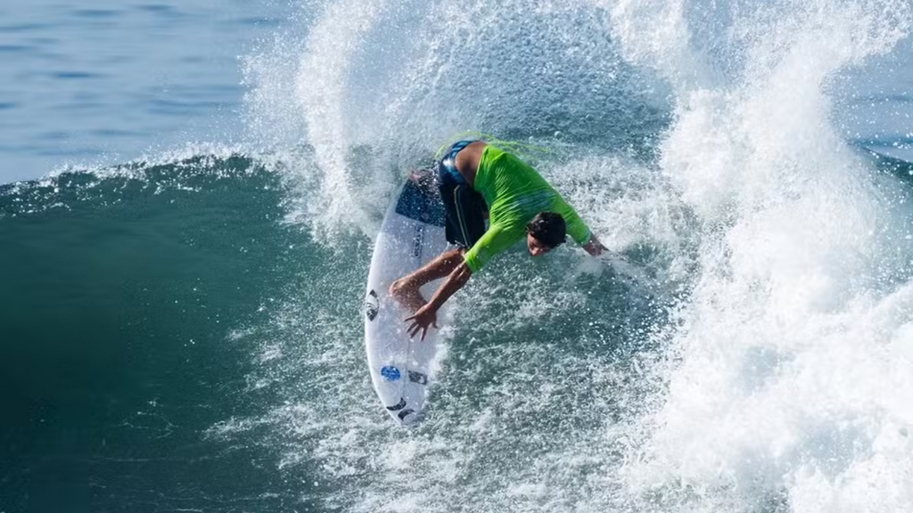 Catarinense fecha Mundial de Surfe no top 5 e se despede da carreira amadora