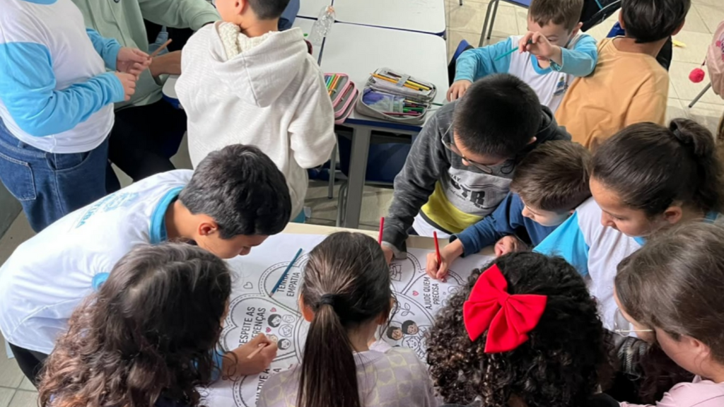 Semana do Pedrinho mobiliza escolas de Imbituba para alertar sobre riscos na internet