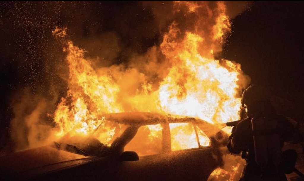 Homem é condenado por incendiar carros da ex-companheira e de seu novo namorado