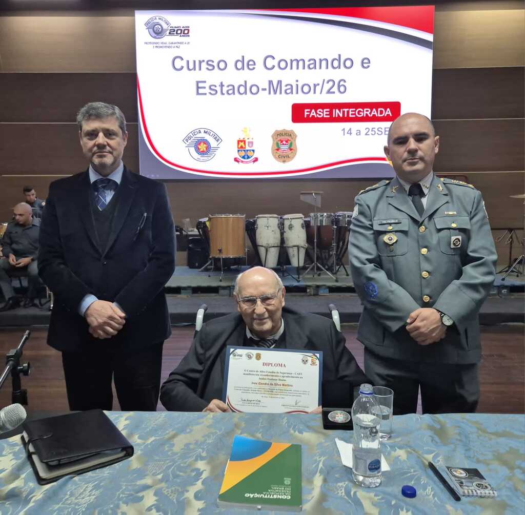 Ives Gandra ministra palestra para alunos do Curso de Comando e Estado-Maior da PMESP
