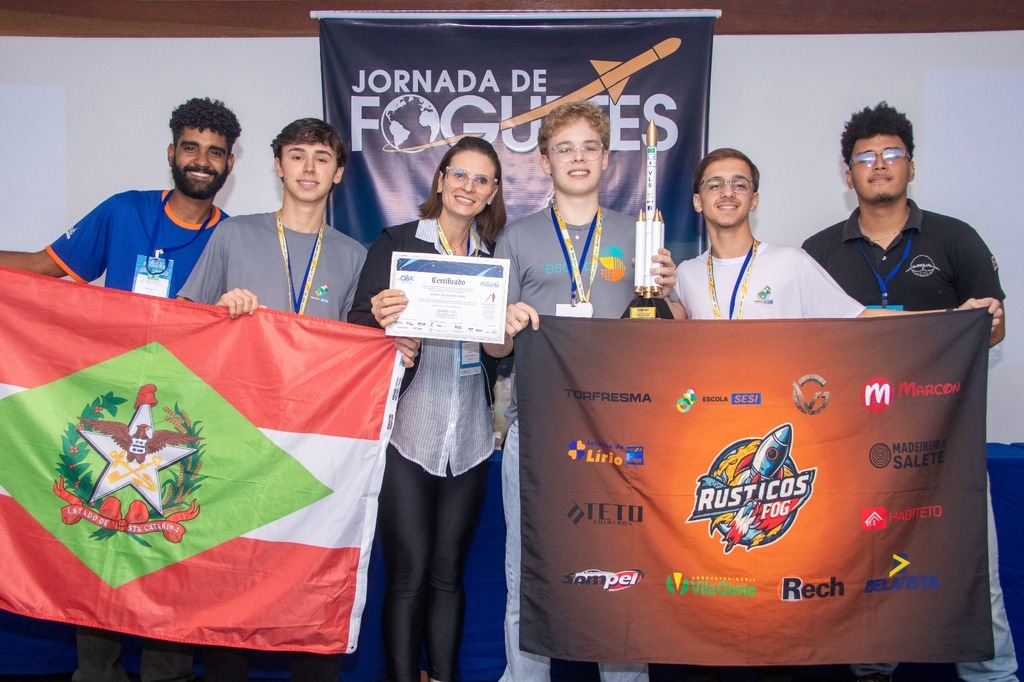 Escola Sesi de São Miguel do Oeste conquista título nacional na Jornada de Foguetes