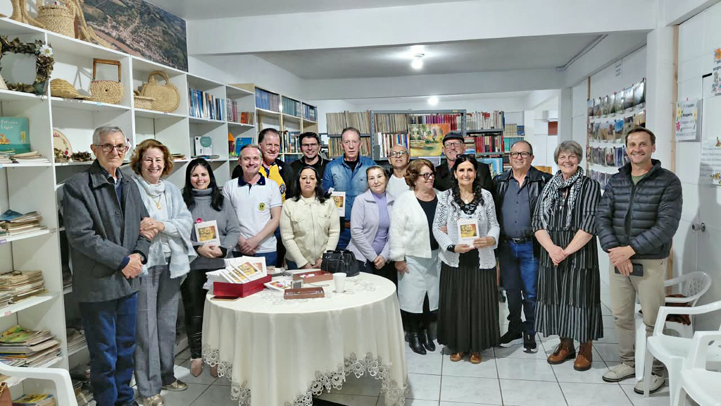 Escritora Vera Cristina Boff Zortéa lança o livro “Moro na Praça”