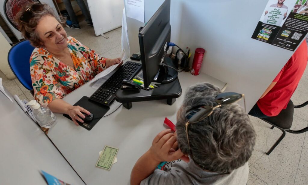 Joinville tem 1.796 vagas de emprego e mais de 200 oportunidades para PCD