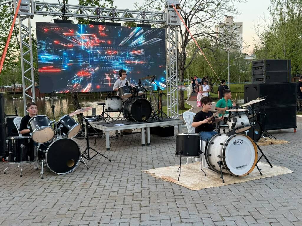 Dia do Baterista reúne talentos na Praça do Lago em Pinhalzinho