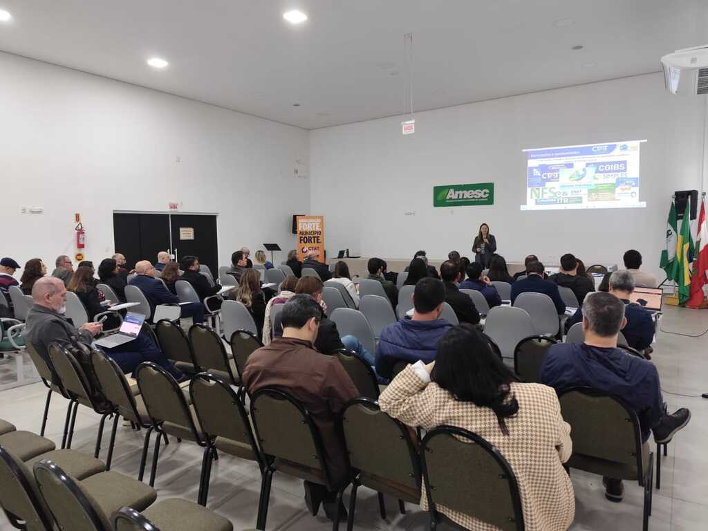 CAPACITAÇÃO ABORDA REFORMA TRIBUTÁRIA VOLTADA AOS MUNICÍPIOS