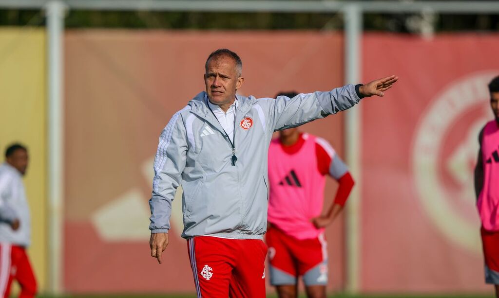 Internacional contrata técnico Eduardo Baptista até o fim da temporada