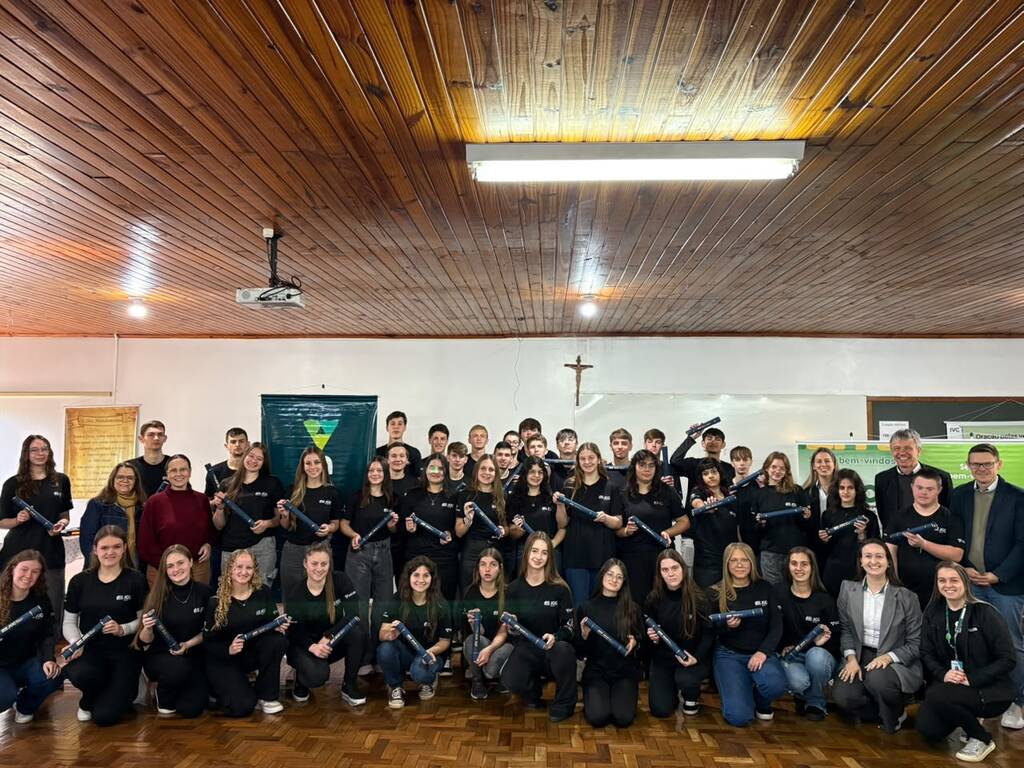 Sicoob celebra formatura do JCC em São João do Oeste