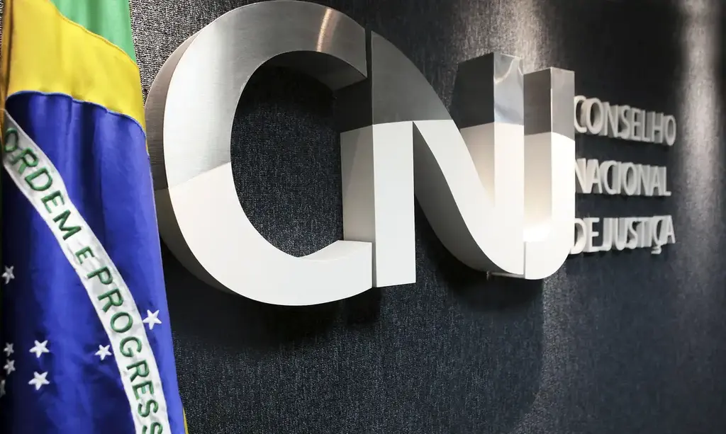 CNJ faz operação em gabinete de desembargador ligado a Nunes Marques
