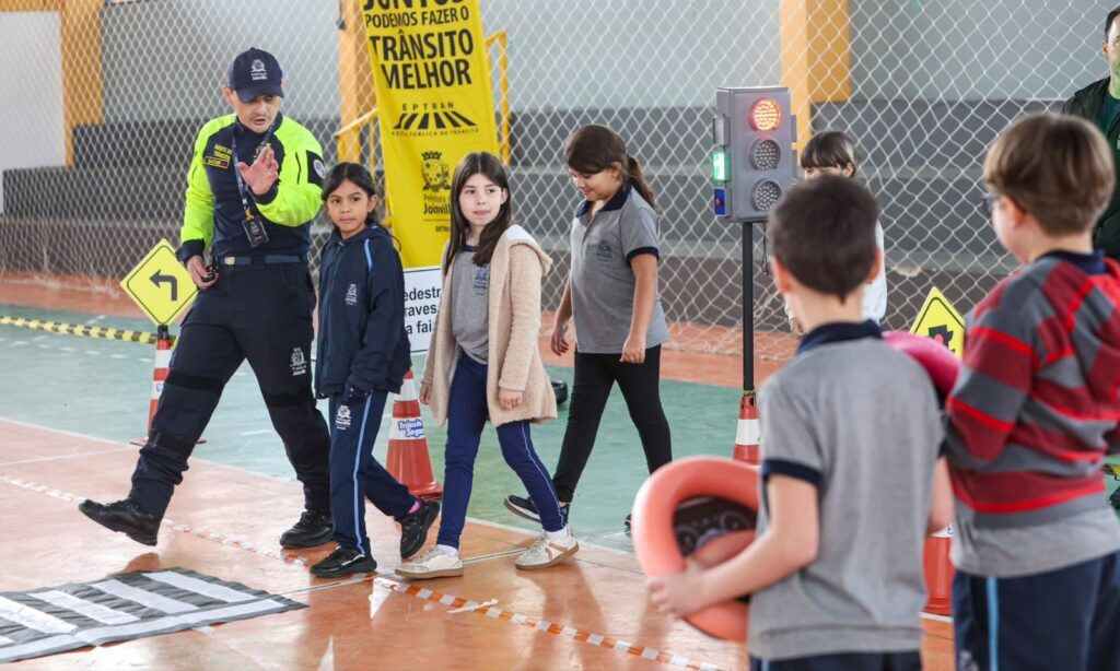 Semana Nacional de Trânsito leva educação para segurança viária a alunos de Joinville