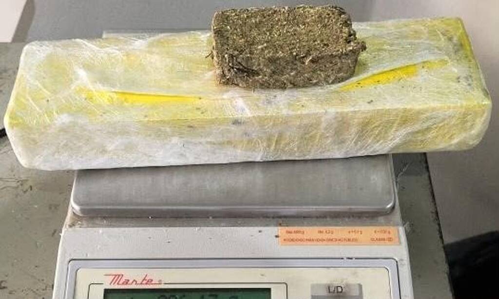 Operação em Joinville interdita quatro estabelecimentos e apreende 18,5 kg de fiação