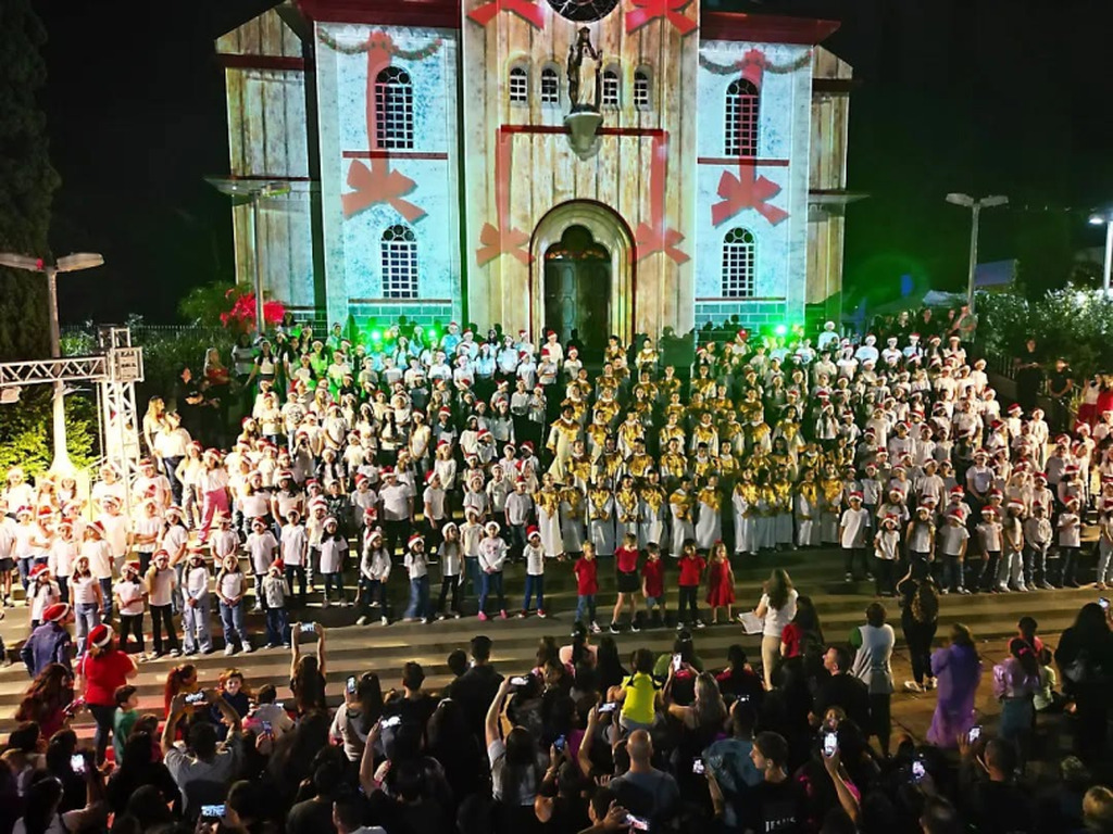 Coral Anjos da Paz reúne ex-integrantes para apresentação especial de Natal