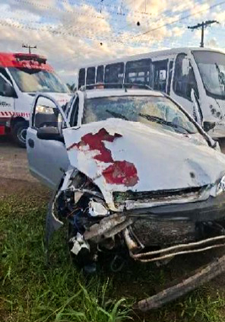 ACIDENTE DE TRÂNSITO ENVOLVENDO UM AUTOMÓVEL E UM ÔNIBUS ESCOLAR É REGISTRADO EM SANTA ROSA DO SUL