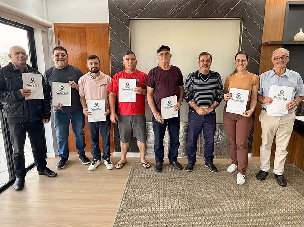 SANTA ROSA DO SUL ENTREGA MAIS 26 MATRÍCULAS POR MEIO DA REURB
